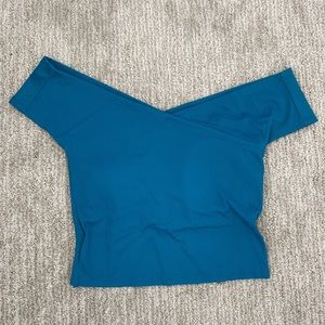 Kortni Jeane Off the shoulder top